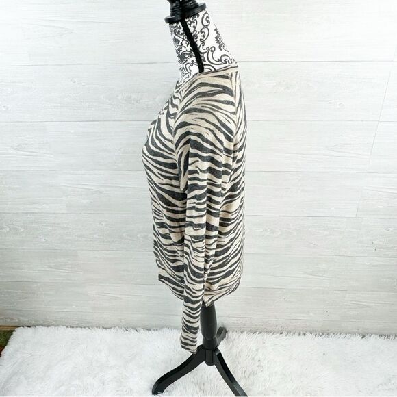 LNA Revolve Jillyan Zebra Print Raglan Sweatshirt Top - Picture 6 of 8